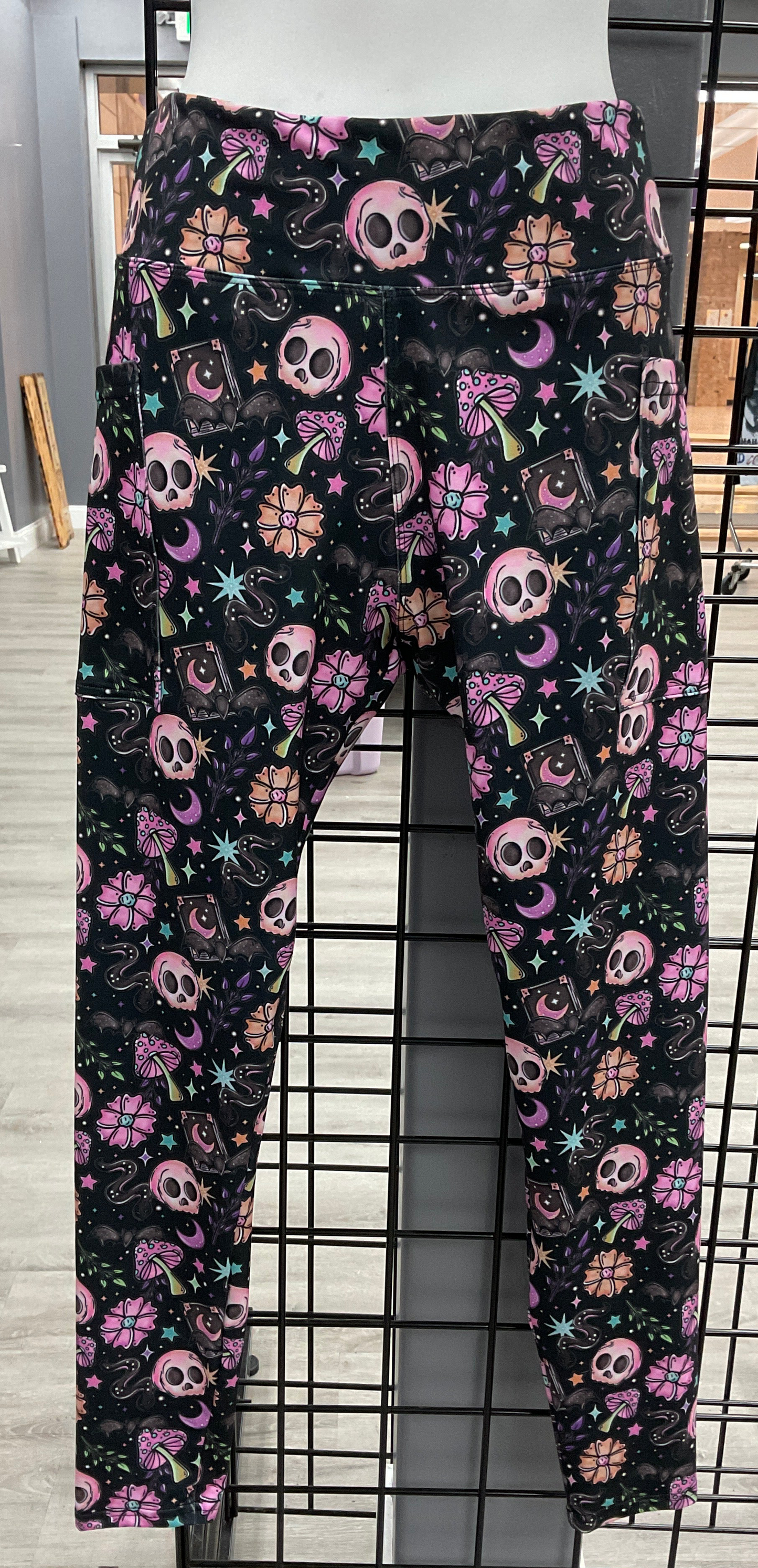 Spooky Leggings With Pockets